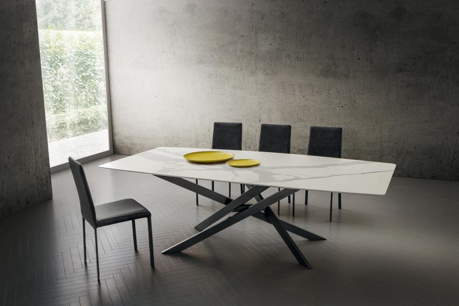 Dining table with cross legs