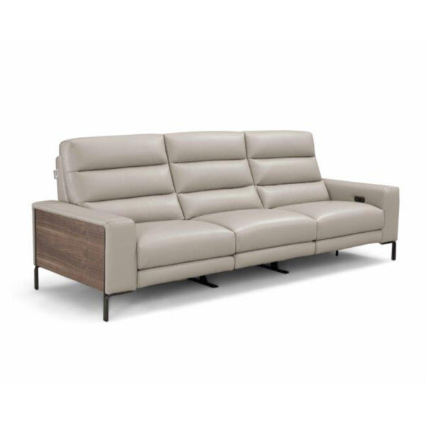 The Tamara sofa by Incanto, an elegant Italian-designed piece with a high backrest, refined armrests, and a fixed ergonomic structure.