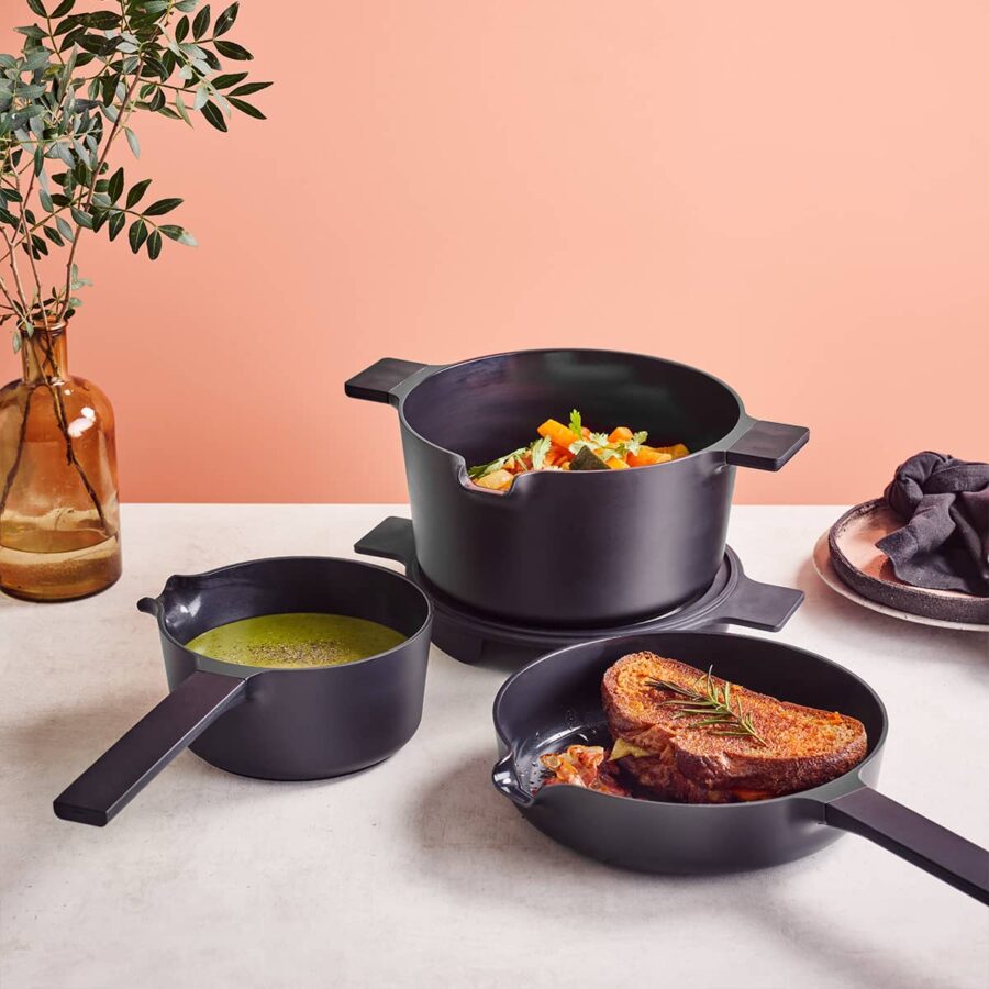 Brabantia COMPACT 5 in 1 cookware set with recycled aluminium non stick pans and multifunctional glass lids with strainers