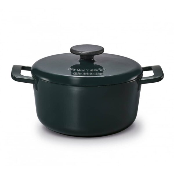 Brabantia Dutch Oven 24 cm in Pine Green with scratch-resistant enamel and cast iron body for reliable slow cooking.