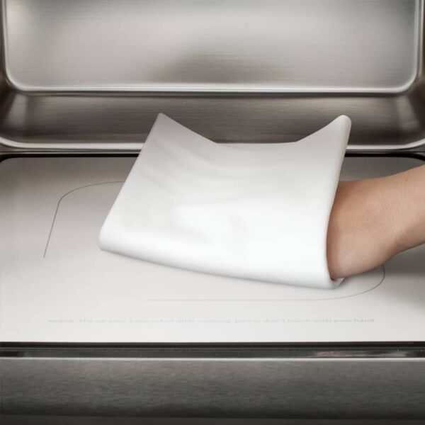 2-in1 easy to clean feature on Caso microwave MG 25