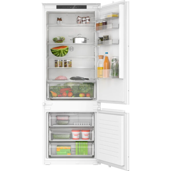 Bosch KBN96ADD0 XXL freestanding fridge-freezer, stainless steel, wide 71cm design, doors closed, showcasing large capacity & LED lighting.