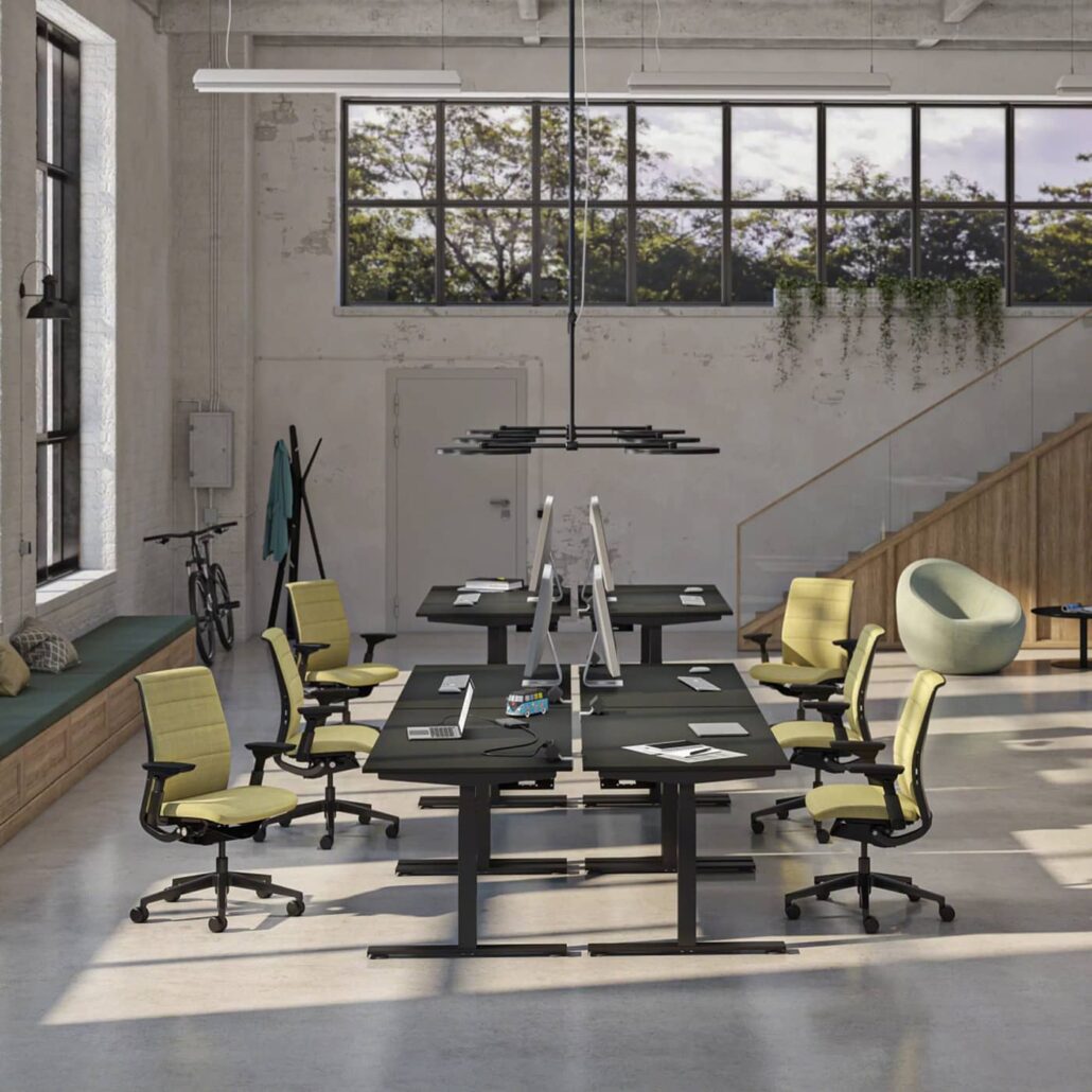 Height adjustable table in black